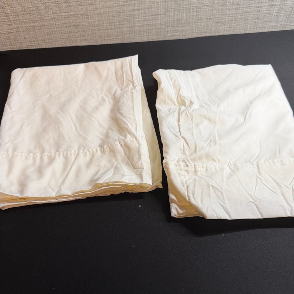 Elegant Cream Bedding Set